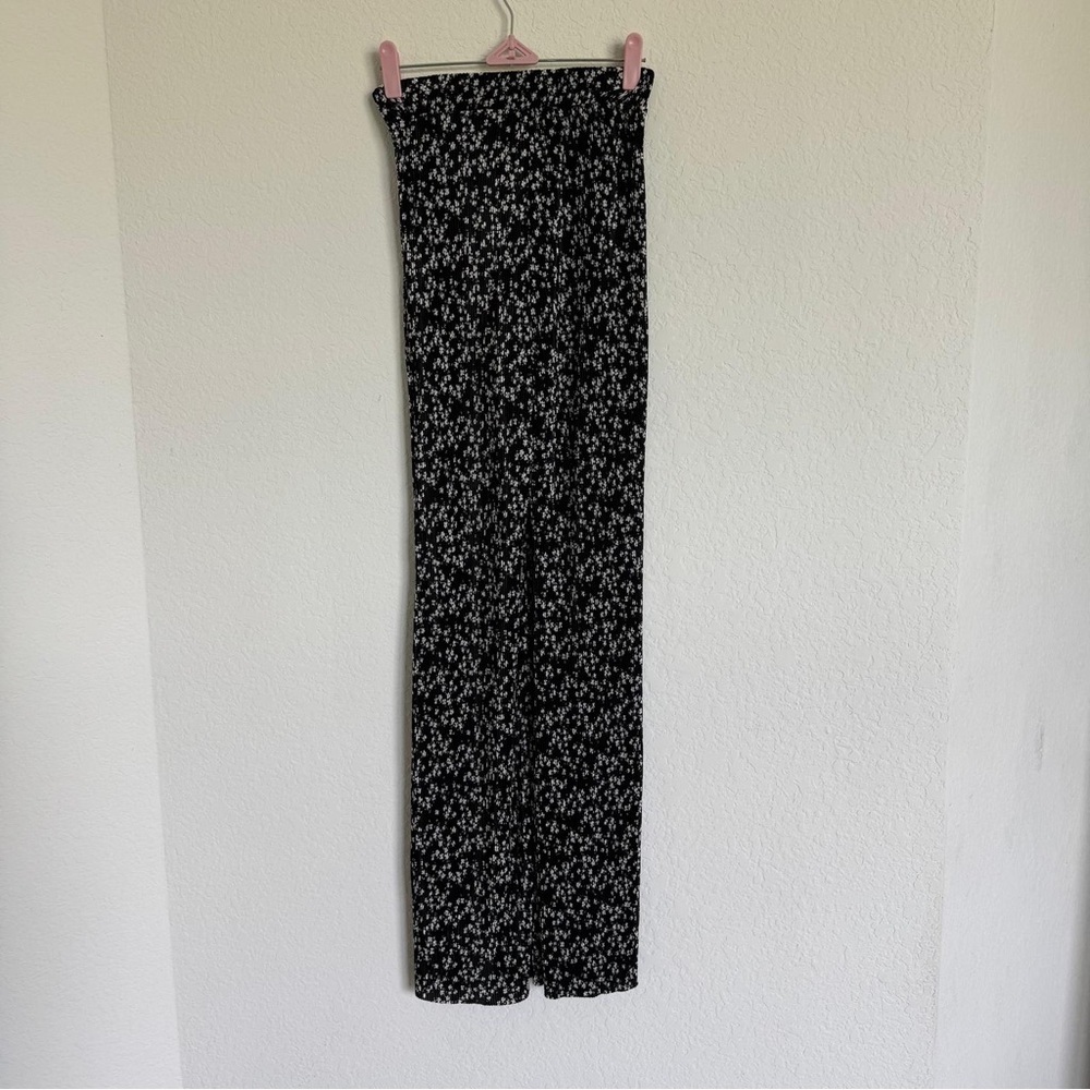 Pull&Bear Monochrome Floral Lightweight Trousers With Elastic Waist | Size S - Picture 2 of 7